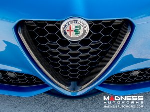 Alfa Romeo Giulia Front V Shield Grill Frame - Carbon Fiber